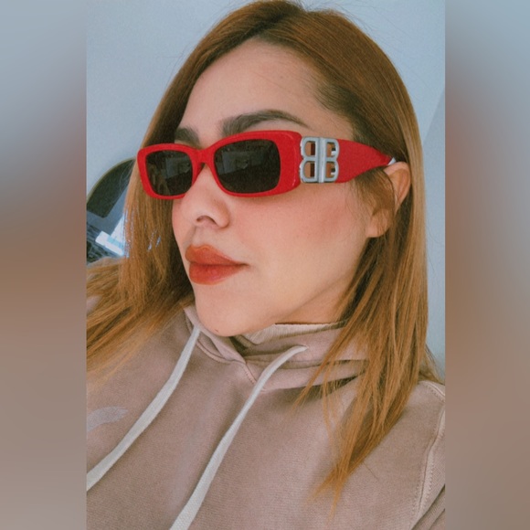 SOLD❤️BALENCIAGA dynasty rectangle in red acetate with Grey lense ♥️ - Picture 5 of 17
